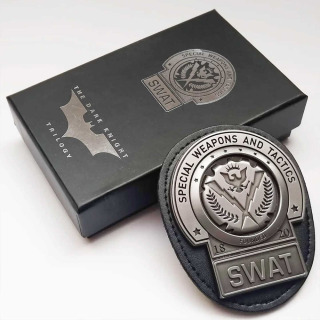 Replica Fanattik - DC Comics - The Dark Knight Trilogy - Gotham City SWAT Badge (Limited Edition)